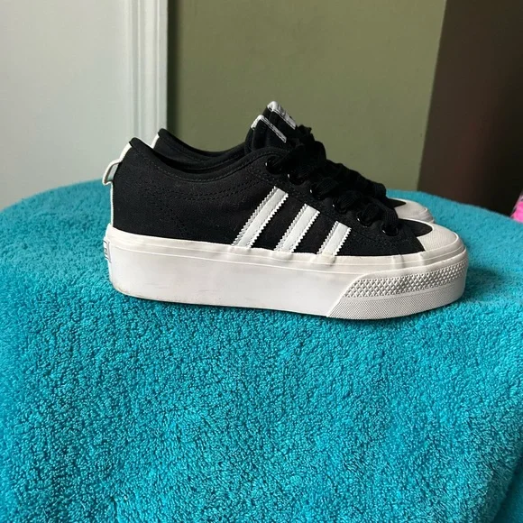 adidas Originals Nizza Platform Black/White Women's Shoes, Size: 6.5